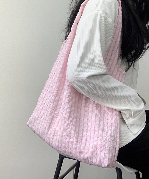 VIBGYOR（ヴィブジョー）の「Liaa/くしゅくしゅ チェック トートバッグ A18654（トートバッグ・レディース・ブラック/オレンジ/パープル/ピンク・FREE）」の7枚目の写真