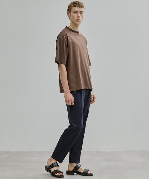 UNITED TOKYO(ユナイテッドトウキョウ)の「【残りわずか/ひんやり冷感】32G SOFT COOL リラックスTシャツ |接触冷感/軽量/伸縮性/夏服(Tシャツ/カットソー・メンズ・ブラウン/ホワイト/ブラック/ダークグレー/マスタード/カーキ/ライトグレー・1/2/3)」の18枚目の写真