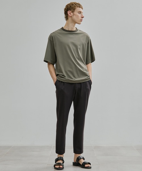 UNITED TOKYO(ユナイテッドトウキョウ)の「【残りわずか/ひんやり冷感】32G SOFT COOL リラックスTシャツ |接触冷感/軽量/伸縮性/夏服(Tシャツ/カットソー・メンズ・ブラウン/ホワイト/ブラック/ダークグレー/マスタード/カーキ/ライトグレー・1/2/3)」の19枚目の写真