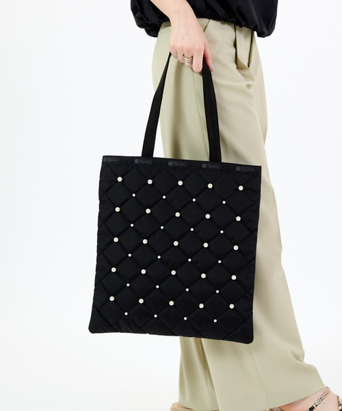 LeSportsac(レスポートサック)の「LG EMERALD TOTE W/ PEARLS ミッドナイトパール(トートバッグ・レディース・ブラック・FREE)」の2枚目の写真