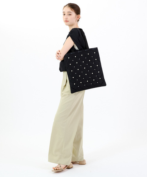 LeSportsac(レスポートサック)の「LG EMERALD TOTE W/ PEARLS ミッドナイトパール(トートバッグ・レディース・ブラック・FREE)」の3枚目の写真