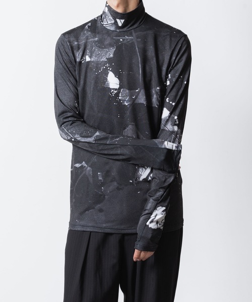 VEIN (ヴェイン)の「プリンテッド クールマックス ストレッチジャージー VPW ハイネックL/S TEE / PRINTED COOLMAX STRETCH JERSEY VPW HIGH NECK L/S TEE(Tシャツ/カットソー・メンズ・ブラック・3/2/1)」の5枚目の写真