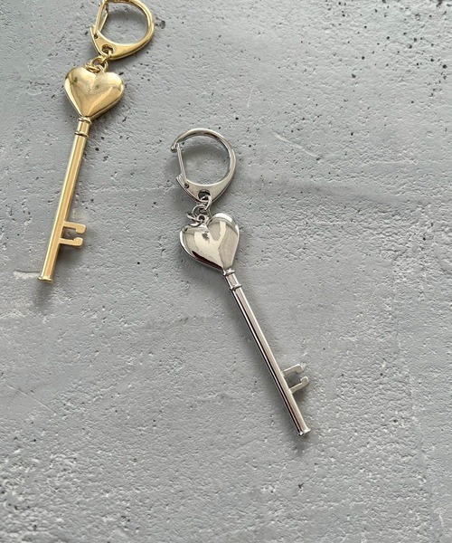 Me%（ミィパーセント）の「ハートKEYキーチャーム　495903（キーホルダー・レディース・ベージュ/グレー・FREE）」の14枚目の写真