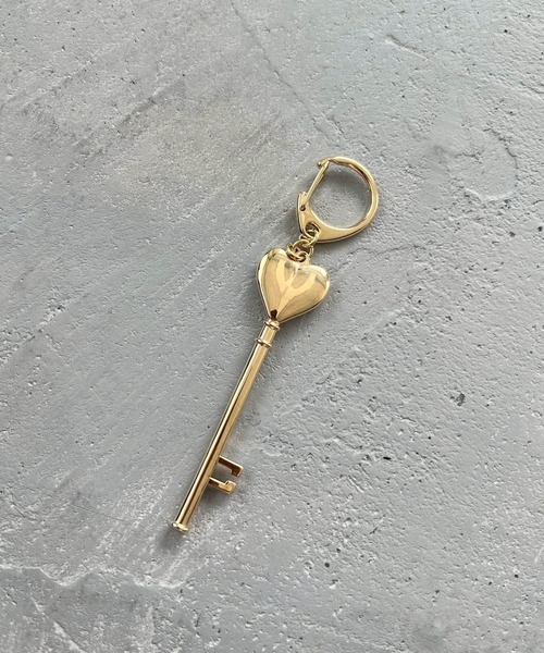 Me%（ミィパーセント）の「ハートKEYキーチャーム　495903（キーホルダー・レディース・ベージュ/グレー・FREE）」の13枚目の写真