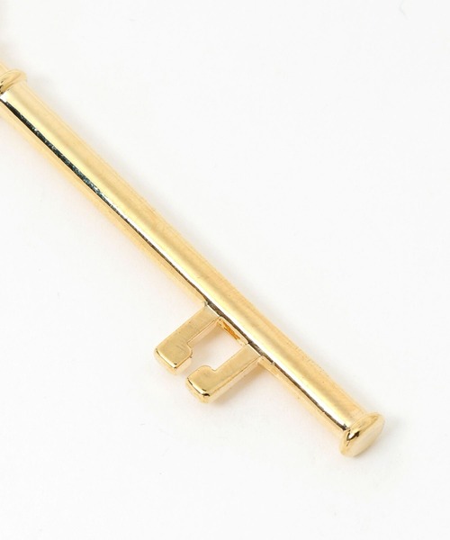 Me%（ミィパーセント）の「ハートKEYキーチャーム　495903（キーホルダー・レディース・ベージュ/グレー・FREE）」の4枚目の写真