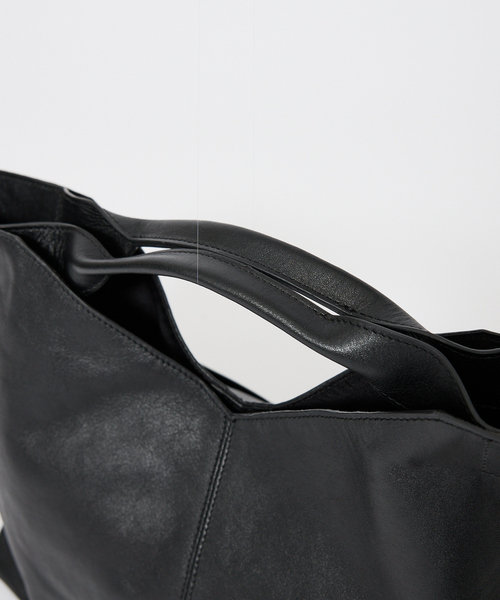 YArKA(ヤーカ)の「【YArKA/ヤーカ】real leather change shape 2way bag/ リアルレザー変形底2way バッグ / Y2502ARB68(ショルダーバッグ・メンズ・ブラック・フリー)」の9枚目の写真