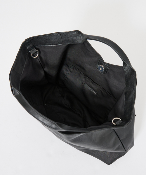 YArKA(ヤーカ)の「【YArKA/ヤーカ】real leather change shape 2way bag/ リアルレザー変形底2way バッグ / Y2502ARB68(ショルダーバッグ・メンズ・ブラック・フリー)」の7枚目の写真