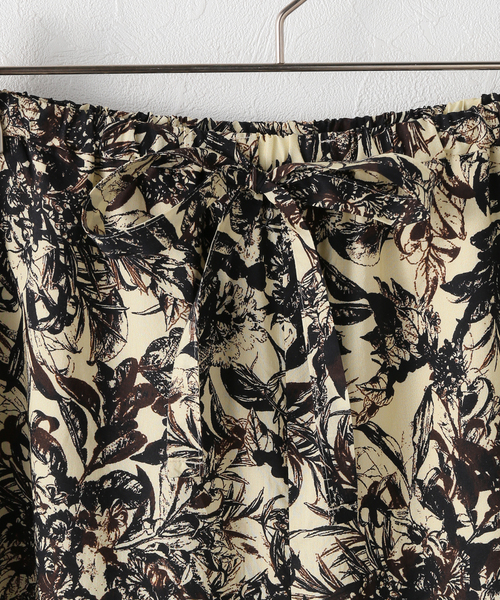 FRAMeWORK（フレームワーク）の「ボタニカルプリントイージーパンツ（スラックス・レディース・ベージュ/ブラウン・38/36）」の9枚目の写真