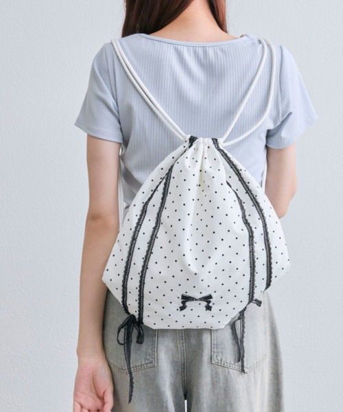 OLIVE des OLIVE（オリーブデオリーブ）の「レースリボンナップサック（バックパック/リュック・レディース・オフホワイト/ピンク/ライトグレー・FREE）」の2枚目の写真