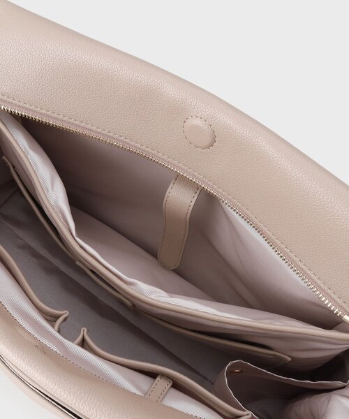 INDIVI（インディヴィ）の「【収納力◎／A4サイズ対応】シゴデキバッグ（トートバッグ・レディース・サンドベージュ/ブラック/チャコールグレー・00）」の12枚目の写真