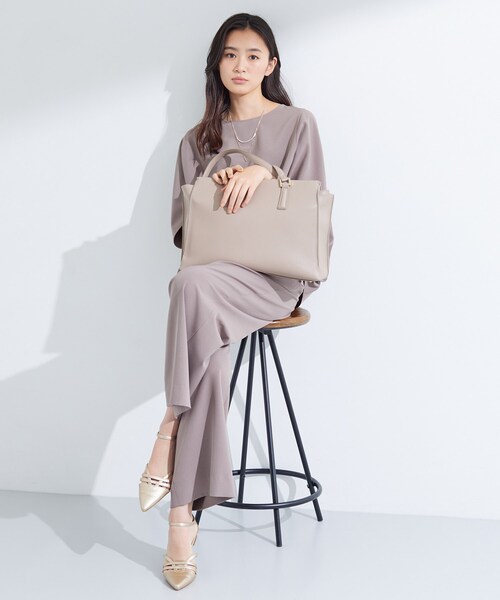 INDIVI（インディヴィ）の「【収納力◎／A4サイズ対応】シゴデキバッグ（トートバッグ・レディース・サンドベージュ/ブラック/チャコールグレー・00）」の4枚目の写真