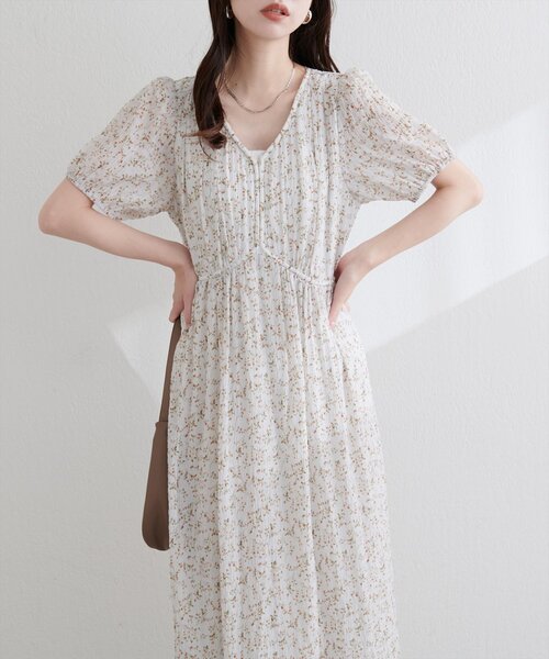 【kaka】エスオー 切替えギャザーシャツワンピース　花柄　ナチュラン natural couture（ナチュラルクチュール）の「コード切り替えギャザー