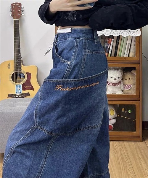 Dream garden(ドリームガーデン)の「ゆったりサイズ切替デニムパンツ(デニムパンツ・レディース・インディゴブルー/イエロー/ブラック・XS/S/M/L/XL/2XL)」の7枚目の写真