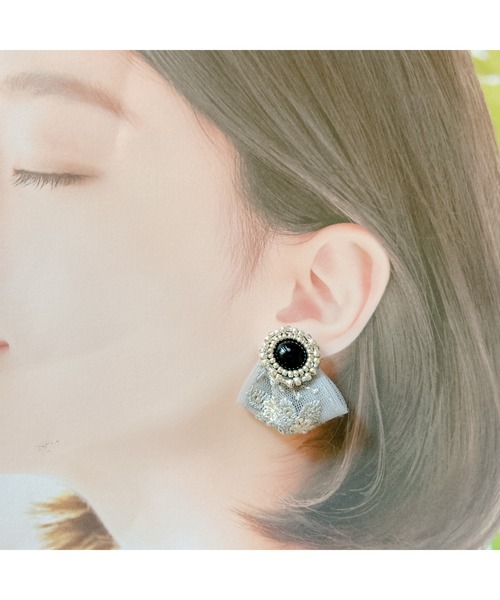 tone(トーン)の「【Lily accessory】インド刺繡ピアス(MA)(ピアス(両耳用)・レディース・ブルー・FREE)」の4枚目の写真