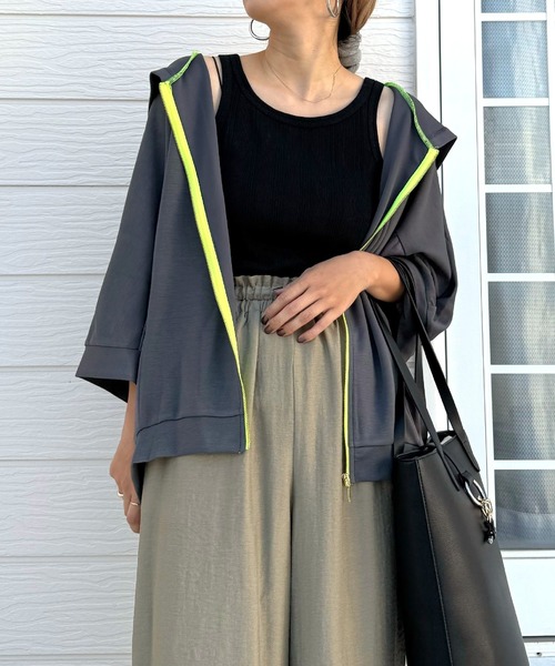 Q（キュー）の「ドッキングドルマンパーカー（パーカー・レディース・ブラック/グレー・MEDIUM）」の11枚目の写真