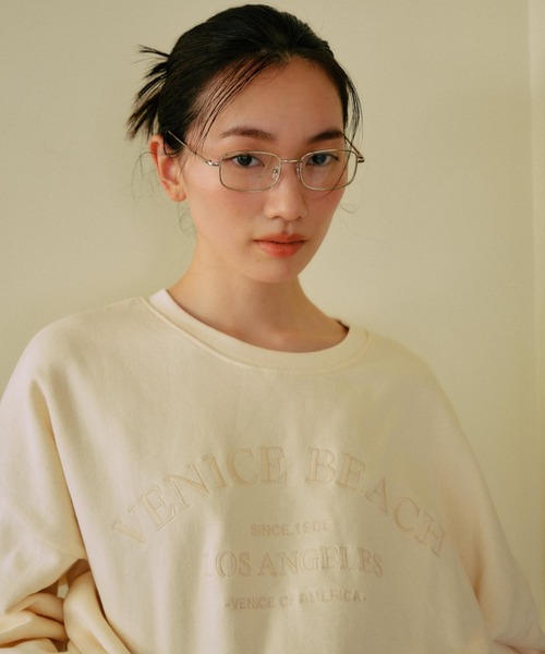 ムラサキスポーツ（ムラサキスポーツ）の「RIKKA FEMME/リッカファム カレッジ刺繍スウェット トレーナー RF25FW06（スウェット・レディース・ライトブルー/カーキ/アイボリー・FREE）」の4枚目の写真
