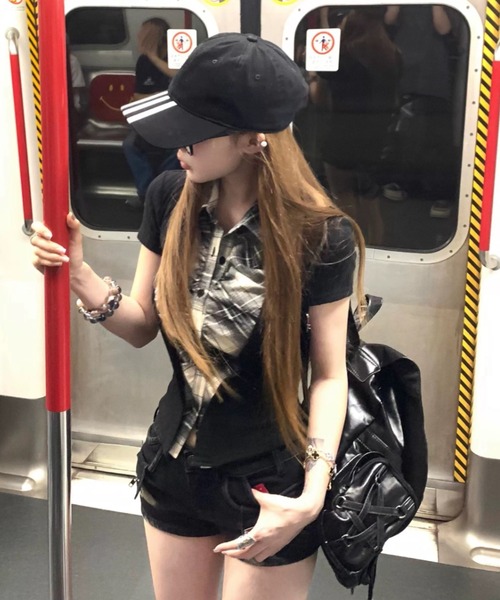DIAVEL（ディアベル）の「夏のマストITEM【SPECIAL SALE】レイヤード風チェックシャツTシャツ（Tシャツ/カットソー・レディース・ブラック・M）」の17枚目の写真
