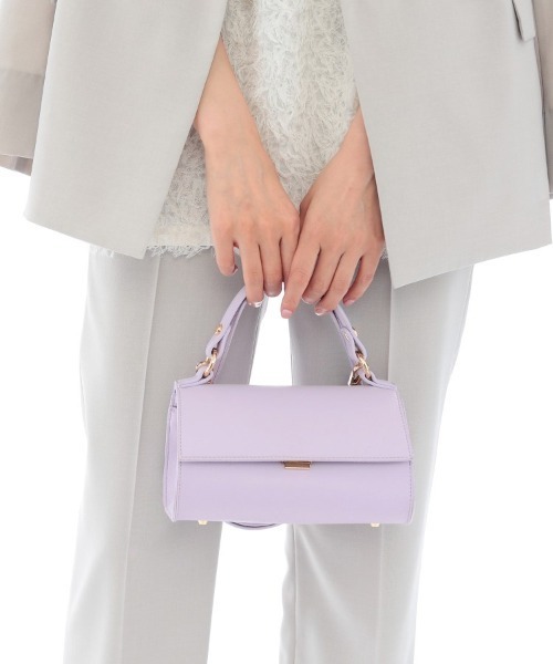 INDIVI（インディヴィ）の「フラップスモールバッグ（ショルダーバッグ・レディース・パープル/ブラック・00）」の2枚目の写真