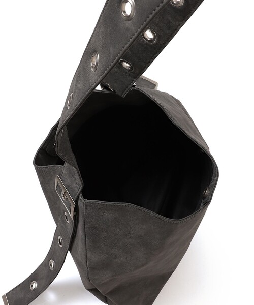 Ray BEAMS（レイビームス）の「ベルテッド ショルダー バッグ（ショルダーバッグ・レディース・ブラック/グレー・ONE SIZE）」の15枚目の写真