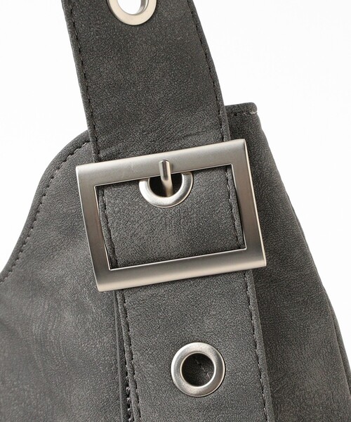 Ray BEAMS（レイビームス）の「ベルテッド ショルダー バッグ（ショルダーバッグ・レディース・ブラック/グレー・ONE SIZE）」の8枚目の写真