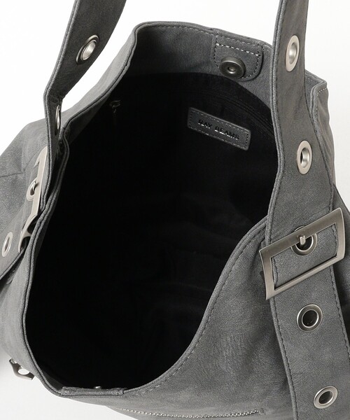 Ray BEAMS（レイビームス）の「ベルテッド ショルダー バッグ（ショルダーバッグ・レディース・ブラック/グレー・ONE SIZE）」の7枚目の写真