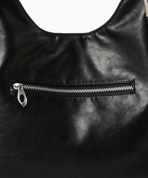 Ray BEAMS（レイビームス）の「ベルテッド ショルダー バッグ（ショルダーバッグ・レディース・ブラック/グレー・ONE SIZE）」の4枚目の写真