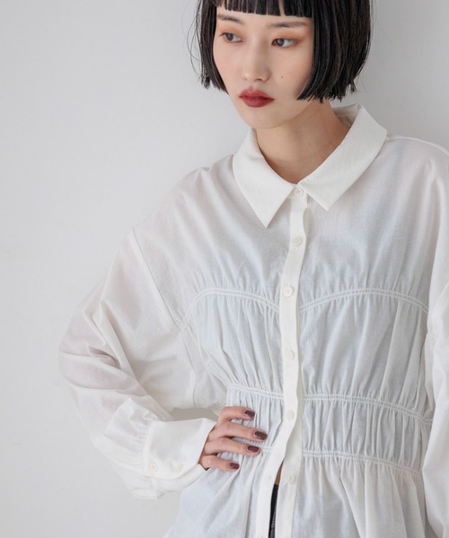 LOWRYS FARM(ローリーズファーム)の「シャーリングシャツLS 580593(シャツ/ブラウス・レディース・ブルー/ブラック/ホワイト・FREE)」の22枚目の写真
