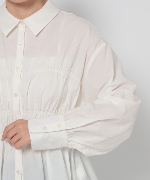 LOWRYS FARM(ローリーズファーム)の「シャーリングシャツLS 580593(シャツ/ブラウス・レディース・ブルー/ブラック/ホワイト・FREE)」の20枚目の写真