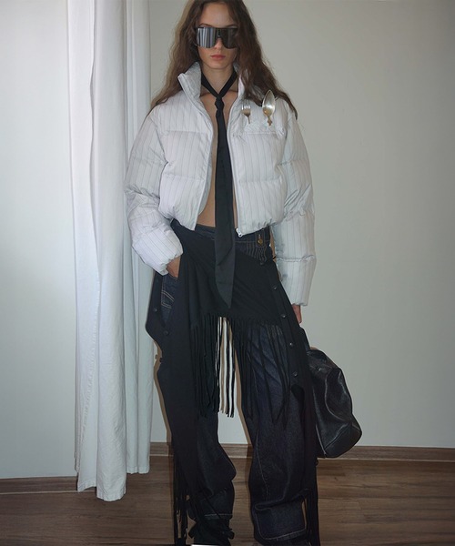 SCULPTOR(スカルプター)の「So Demure Cropped Puffer Down(ダウンジャケット/コート・レディース・アイボリー/ブラック・SMALL/X-SMALL/LARGE/MEDIUM)」の6枚目の写真