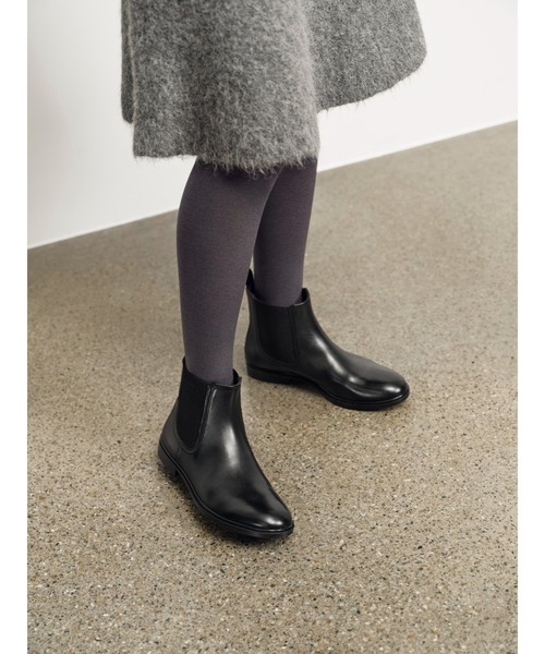 ECCO（エコー）の「シンプル DRESS CLASSIC 15 サイドゴアショートブーツ しなやか上質カウレザー 本革（ブーツ・メンズ・ブラック・36/37/38/39）」の2枚目の写真