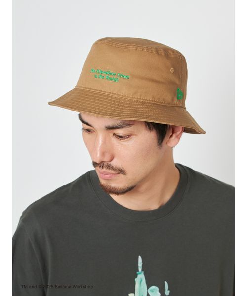 NEW ERA（ニューエラ）の「【SESAME STREET MARKET | NEW ERAR】コラボレーション メッセージ バケットハット（ハット・レディース・ブラック/ベージュ・F）」の13枚目の写真