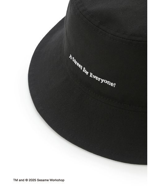 NEW ERA（ニューエラ）の「【SESAME STREET MARKET | NEW ERAR】コラボレーション メッセージ バケットハット（ハット・レディース・ブラック/ベージュ・F）」の11枚目の写真