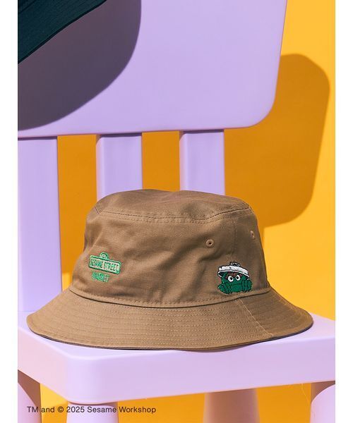 NEW ERA（ニューエラ）の「【SESAME STREET MARKET | NEW ERAR】コラボレーション メッセージ バケットハット（ハット・レディース・ブラック/ベージュ・F）」の19枚目の写真