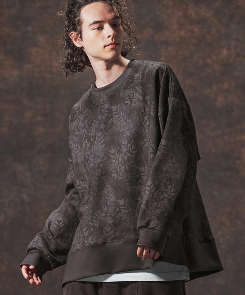 Jih Nunc(ジーヌンク)の「mlt5361-リーフ総柄ポンチ切り替えプルオーバー(JIH-R1134)(Tシャツ/カットソー・メンズ・ベージュ/チャコール・L/M/S)」の3枚目の写真