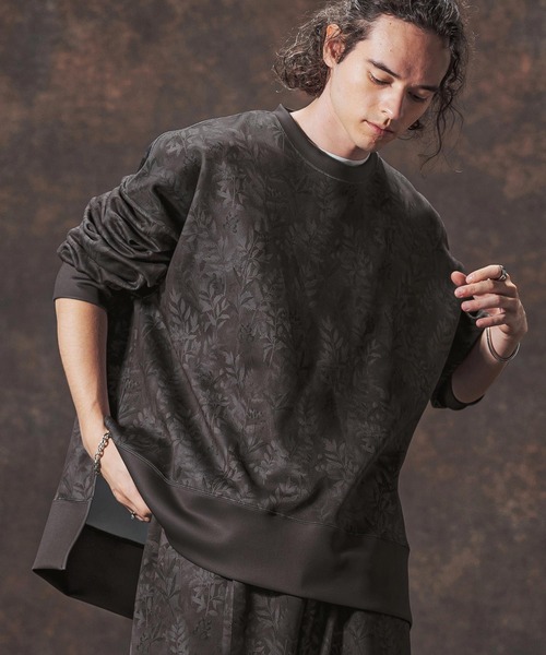 Jih Nunc(ジーヌンク)の「mlt5361-リーフ総柄ポンチ切り替えプルオーバー(JIH-R1134)(Tシャツ/カットソー・メンズ・ベージュ/チャコール・L/M/S)」の4枚目の写真