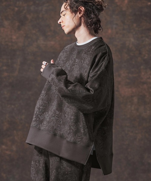 Jih Nunc(ジーヌンク)の「mlt5361-リーフ総柄ポンチ切り替えプルオーバー(JIH-R1134)(Tシャツ/カットソー・メンズ・ベージュ/チャコール・L/M/S)」の5枚目の写真