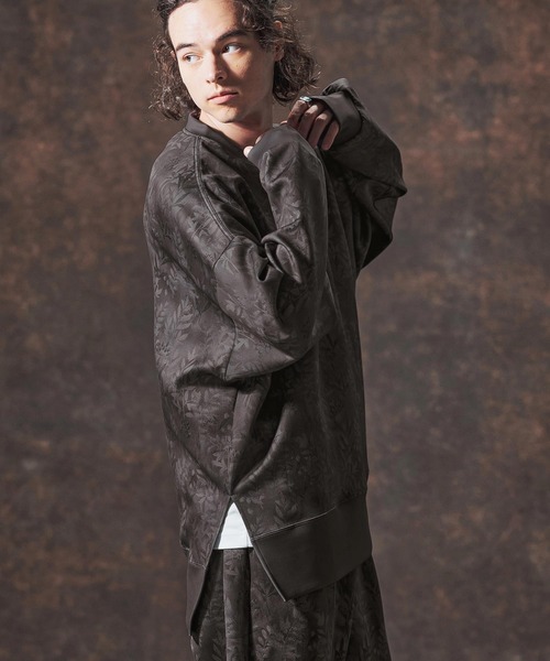 Jih Nunc(ジーヌンク)の「mlt5361-リーフ総柄ポンチ切り替えプルオーバー(JIH-R1134)(Tシャツ/カットソー・メンズ・ベージュ/チャコール・L/M/S)」の6枚目の写真