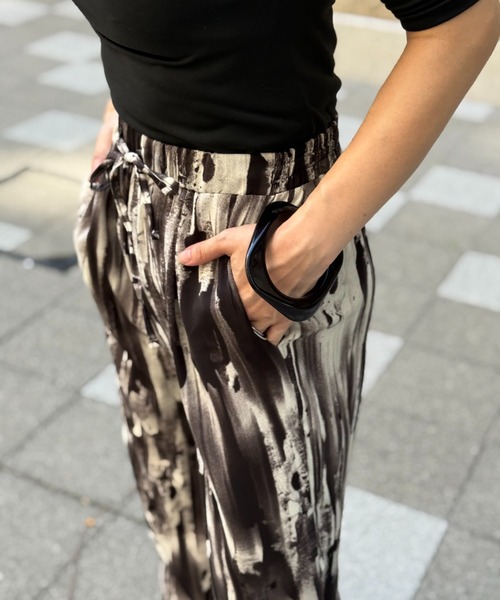deux amour(ドゥーザムール)の「水墨柄ワイドパンツ(Tシャツ/カットソー・レディース・ブラック/モカ・M~L)」の20枚目の写真