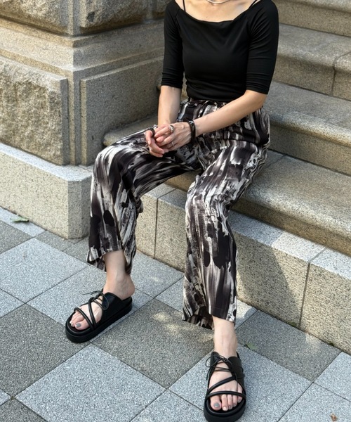 deux amour(ドゥーザムール)の「水墨柄ワイドパンツ(Tシャツ/カットソー・レディース・ブラック/モカ・M~L)」の9枚目の写真