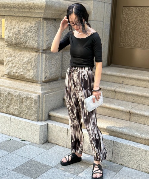 deux amour(ドゥーザムール)の「水墨柄ワイドパンツ(Tシャツ/カットソー・レディース・ブラック/モカ・M~L)」の17枚目の写真
