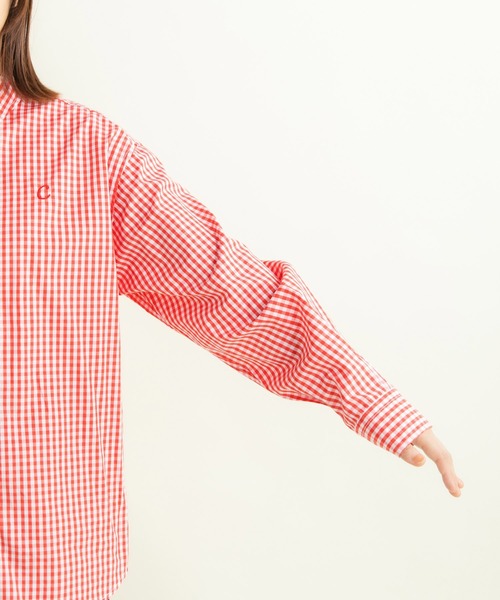 CHILD WOMAN(チャイルドウーマン)の「ギンガムチェック チェーン風刺繍シャツ(シャツ/ブラウス・レディース・レッド・FREE)」の3枚目の写真