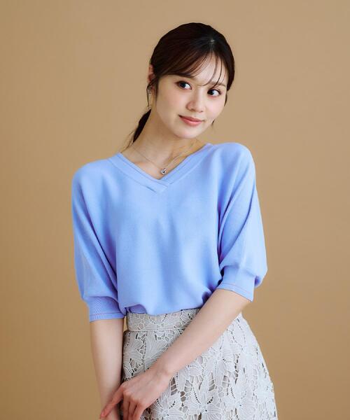 index(インデックス)の「《5色展開》前後2WAY ドルマンスリーブニット【UVケア/抗ピル/洗濯機洗い可】(ニット/セーター・レディース・ナチュラル/ゴールド/ネイビー/パープル/ライトブルー・42/40/38/36)」の6枚目の写真