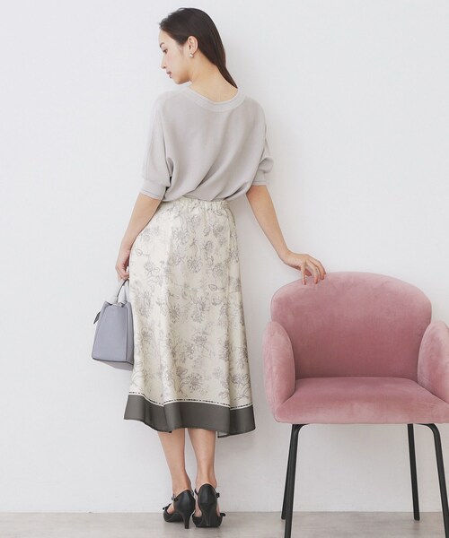 index(インデックス)の「《5色展開》前後2WAY ドルマンスリーブニット【UVケア/抗ピル/洗濯機洗い可】(ニット/セーター・レディース・ナチュラル/ゴールド/ネイビー/パープル/ライトブルー・42/40/38/36)」の16枚目の写真