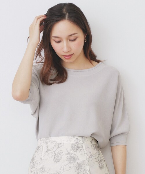 index(インデックス)の「《5色展開》前後2WAY ドルマンスリーブニット【UVケア/抗ピル/洗濯機洗い可】(ニット/セーター・レディース・ナチュラル/ゴールド/ネイビー/パープル/ライトブルー・42/40/38/36)」の17枚目の写真