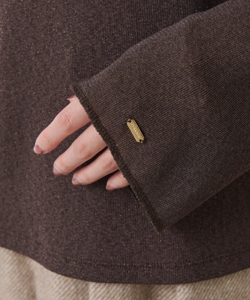 COLLAGE GALLARDAGALANTE(コラージュガリャルダガランテ)の「ラメリブスクエアロンT/WEB限定カラー展開(Tシャツ/カットソー・レディース・ブルー/オフホワイト/ブラウン/ブラック・FREE)」の21枚目の写真