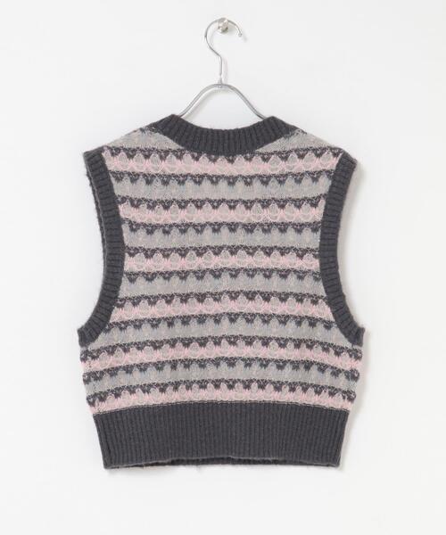 KBF（ケイビーエフ）の「シアージャガードニットベスト（ベスト・レディース・ブルー系その他/ベージュ系その他/グレー系その他・ONE）」の7枚目の写真