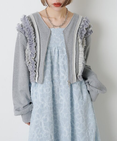 w closet（ダブルクローゼット）の「フリルWジップスウェット（パーカー・レディース・アイボリー/グレー/ネイビー/サックスブルー・FREE）」の3枚目の写真