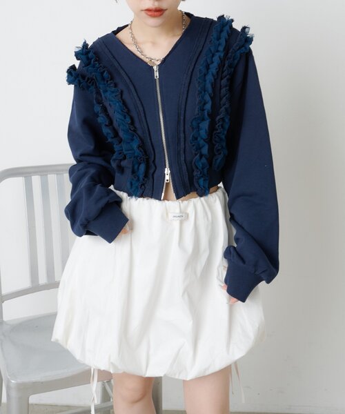 w closet（ダブルクローゼット）の「フリルWジップスウェット（パーカー・レディース・アイボリー/グレー/ネイビー/サックスブルー・FREE）」の5枚目の写真