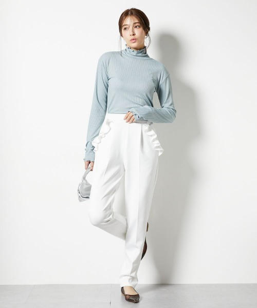 slattgir（スラットジール）の「高身長　細リブハイネックカットソートップス（トールサイズ）（Tシャツ/カットソー・レディース・イエロー/オフホワイト/ネイビー×ホワイト/ブラック/ライトグレー/ホワイト×ブラック/サックスブルー・T3L/T4L/T5L/TM/TL/TLL）」の11枚目の写真