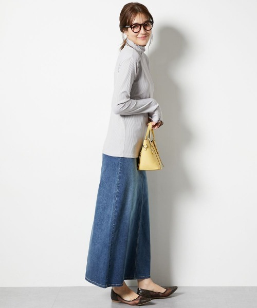 slattgir（スラットジール）の「高身長　細リブハイネックカットソートップス（トールサイズ）（Tシャツ/カットソー・レディース・イエロー/オフホワイト/ネイビー×ホワイト/ブラック/ライトグレー/ホワイト×ブラック/サックスブルー・T3L/T4L/T5L/TM/TL/TLL）」の15枚目の写真